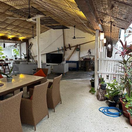 Dhiffushi Island Villa Exterior photo