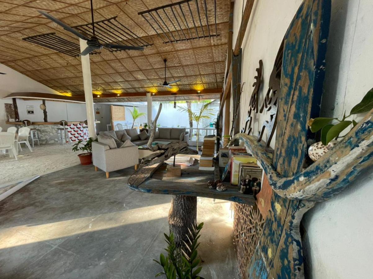 Dhiffushi Island Villa Exterior photo
