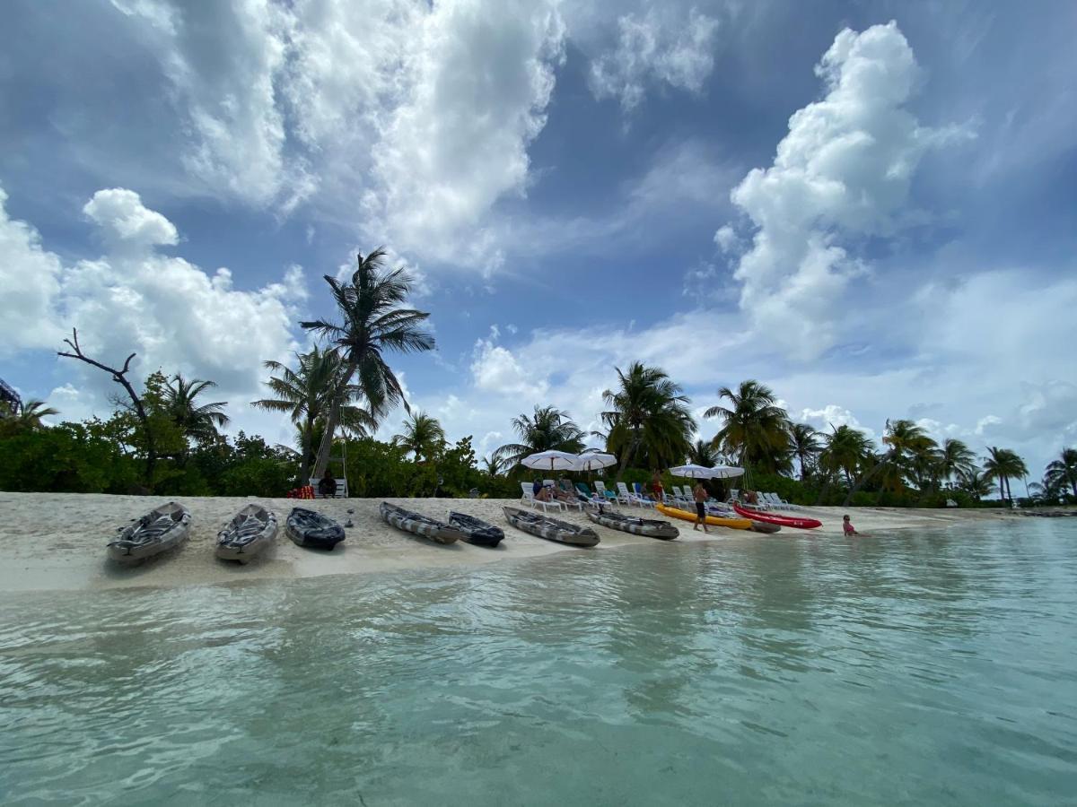 Dhiffushi Island Villa Exterior photo