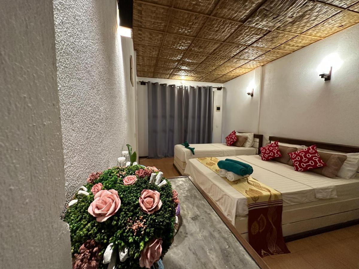 Dhiffushi Island Villa Exterior photo