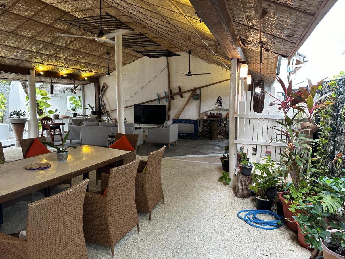 Dhiffushi Island Villa Exterior photo