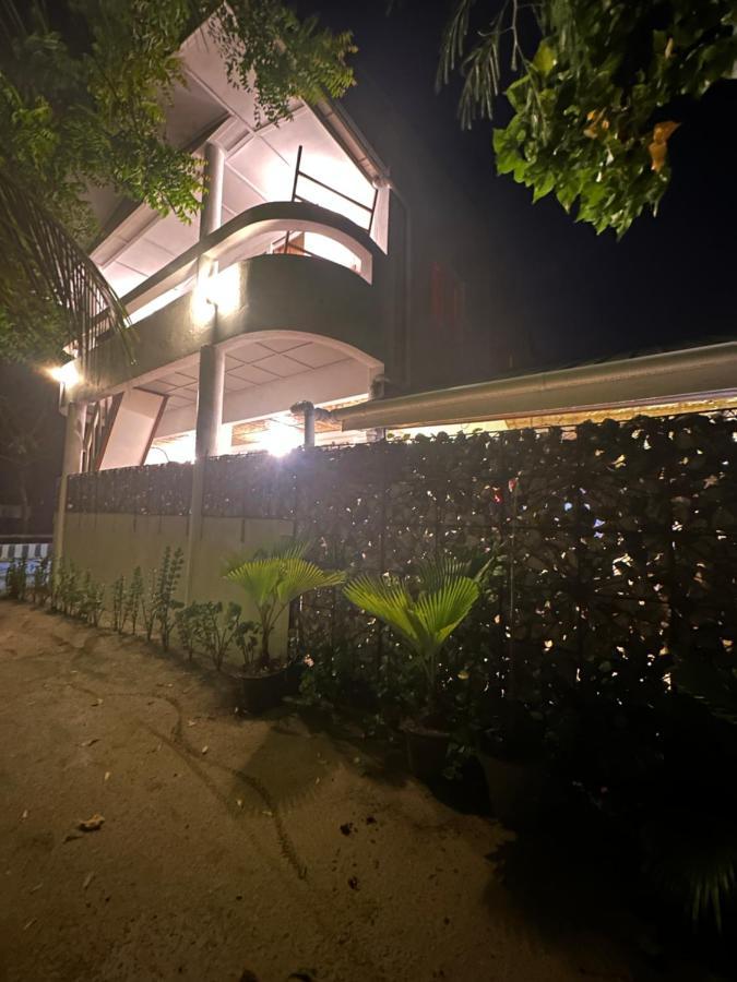 Dhiffushi Island Villa Exterior photo