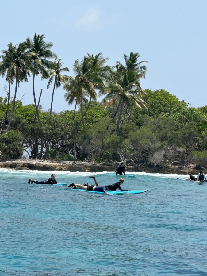 Dhiffushi Island Villa Exterior photo
