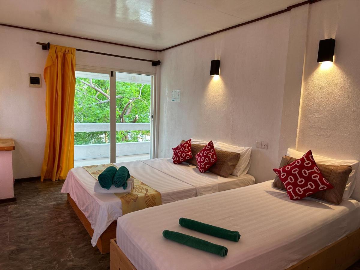 Dhiffushi Island Villa Exterior photo