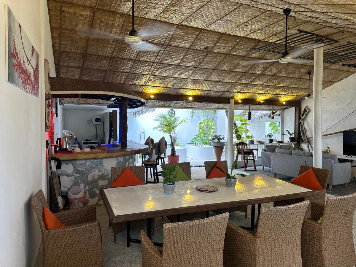 Dhiffushi Island Villa Exterior photo