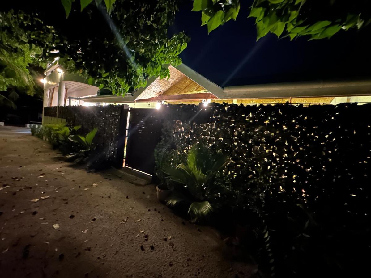 Dhiffushi Island Villa Exterior photo