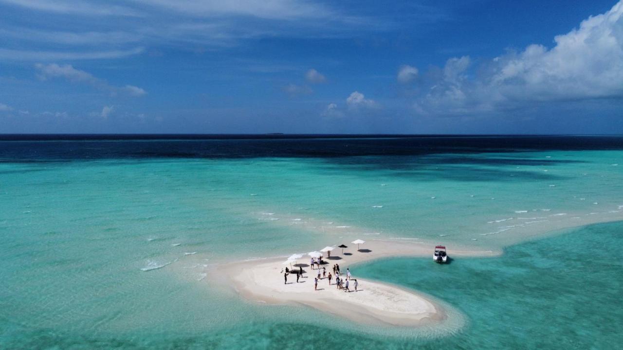 Dhiffushi Island Villa Exterior photo
