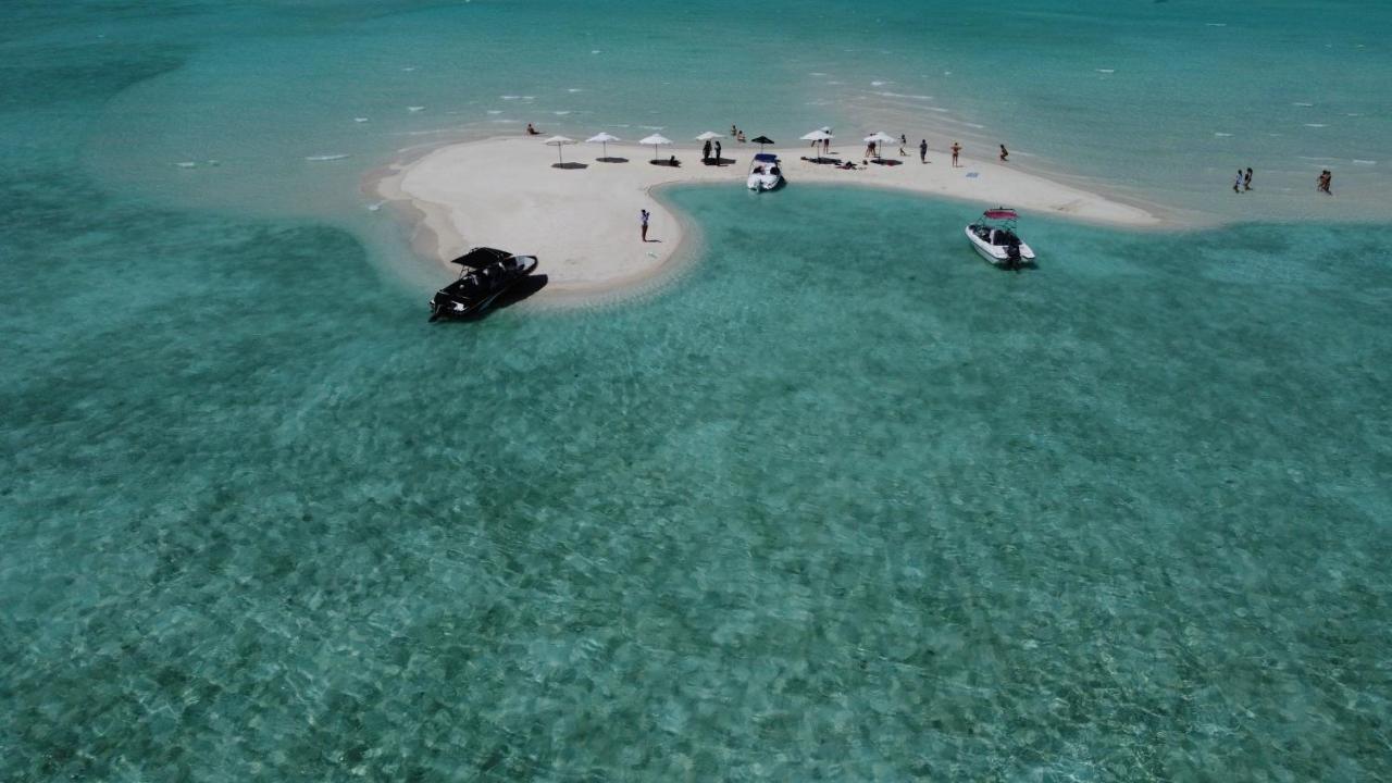 Dhiffushi Island Villa Exterior photo