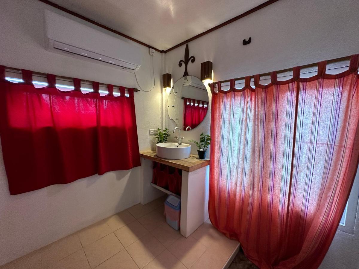 Dhiffushi Island Villa Exterior photo