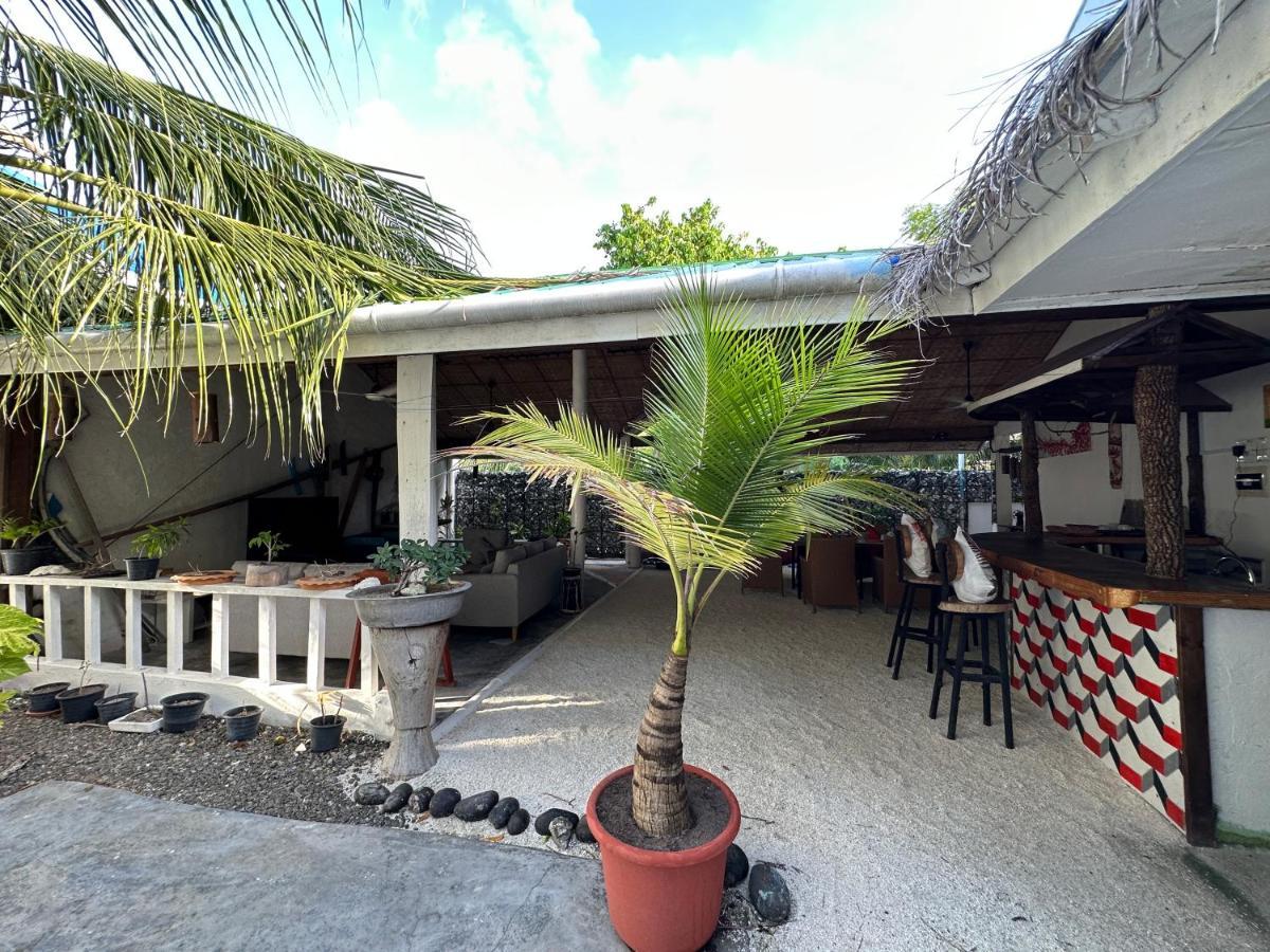 Dhiffushi Island Villa Exterior photo