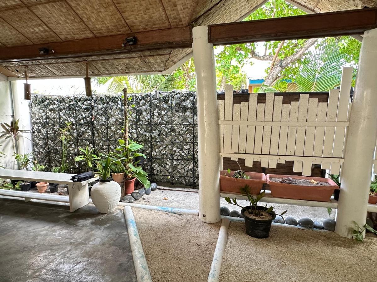 Dhiffushi Island Villa Exterior photo